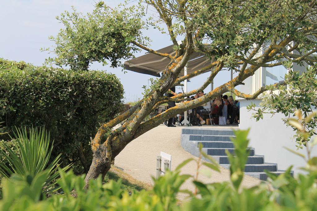 Logis Hotel & Restaurant Les Mouettes - Larmor Plage, Proche De Lorient Exteriör bild